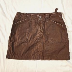 Gap skirt
